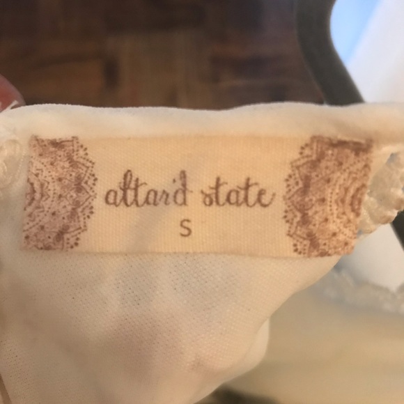 White graduation dress - Picture 4 of 4